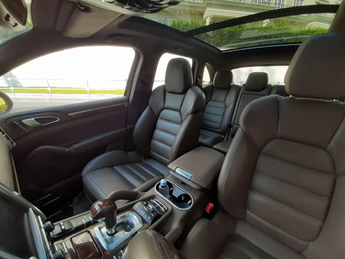 Порше Кайен 2 салон