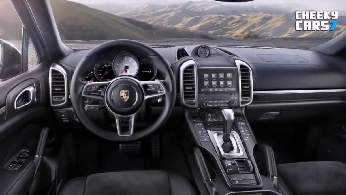 Порше Кайен 2017 салон