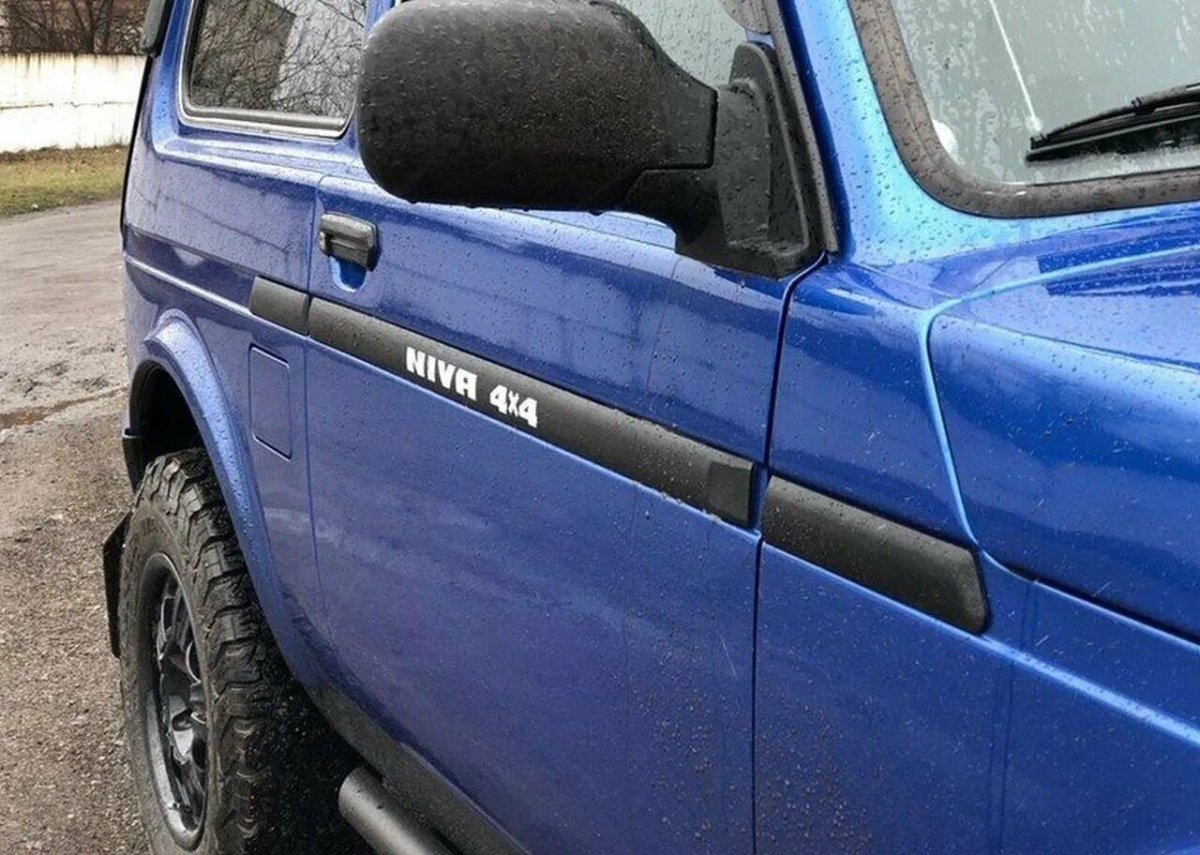 Молдинги Нива 21213; 21214