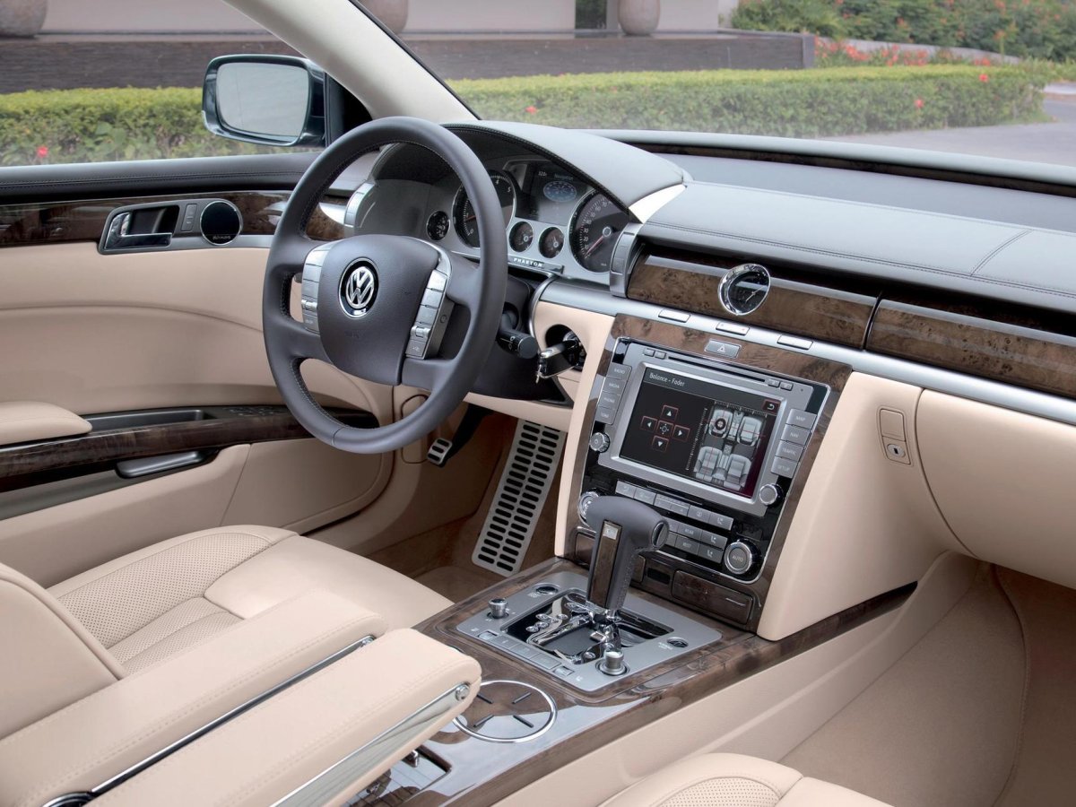 Фольксваген Фаэтон 2011