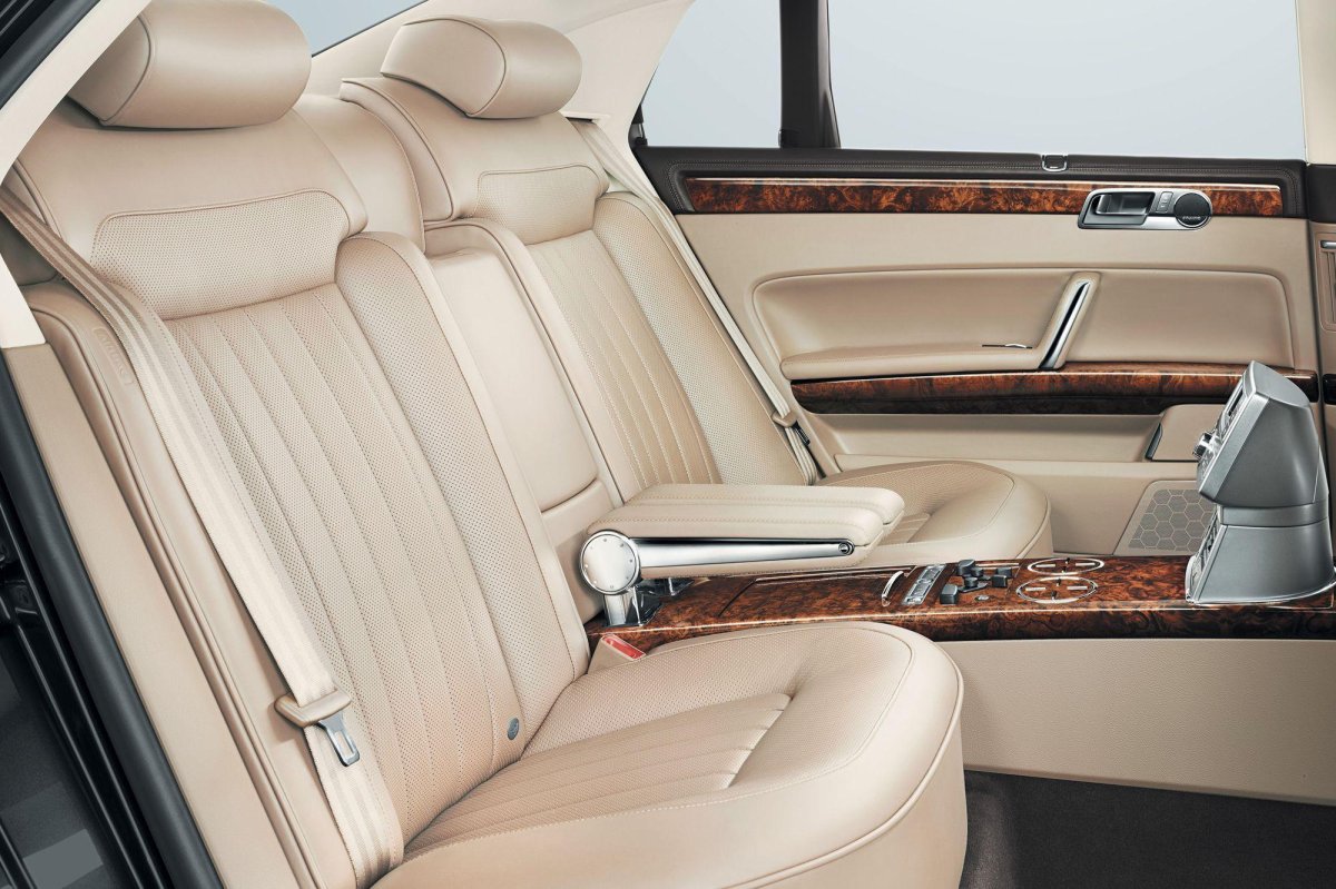 Фольксваген Фаэтон 2010