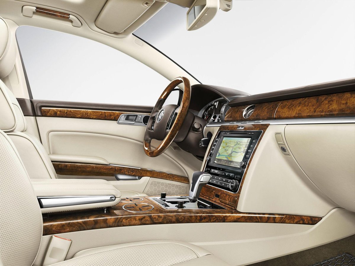 Фольксваген Фаэтон 2016