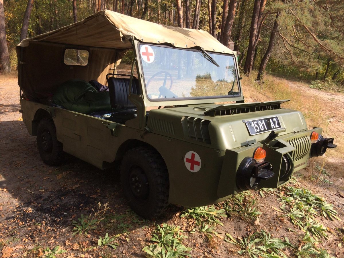 Легковой автомобиль ЛУАЗ 967м