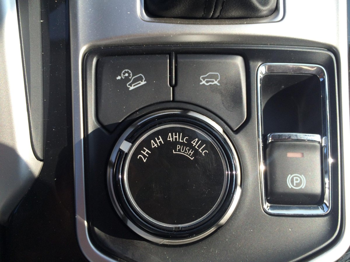 Кнопки управления на Паджеро 4