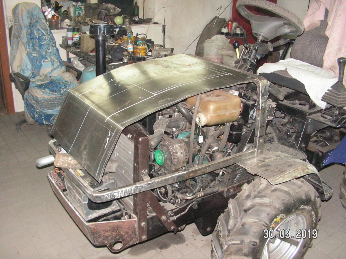 Капот для минитрактора