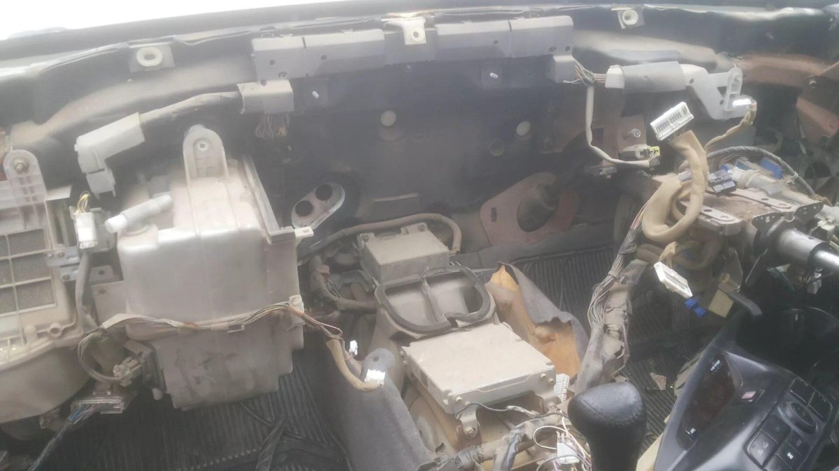 Радиатор печки Мазда Премаси