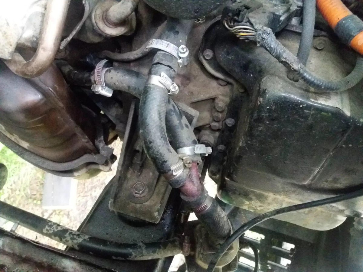 Мазда трибьют пробка радиатора