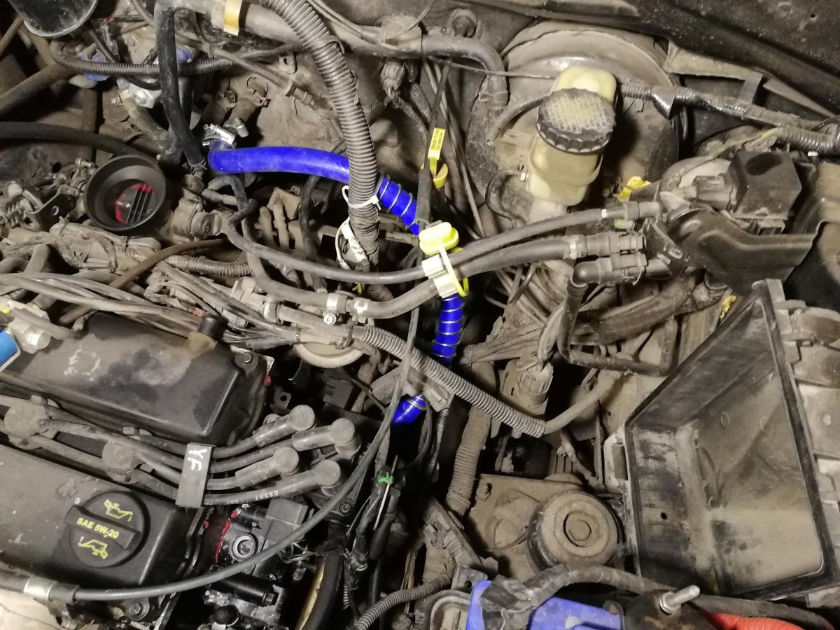 Стартер Мазда трибьют 2.0