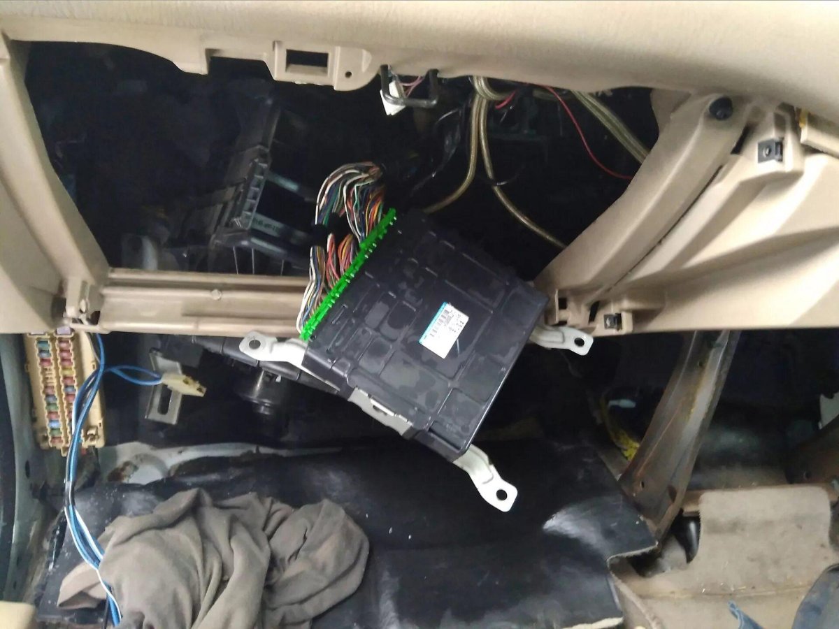 Радиатор отопителя Mazda MPV