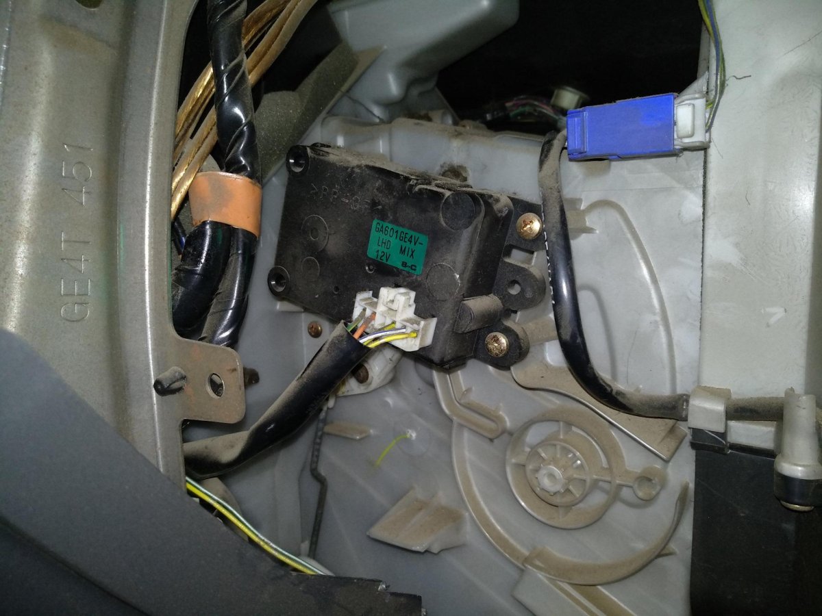 Мазда 626 заслонки печки