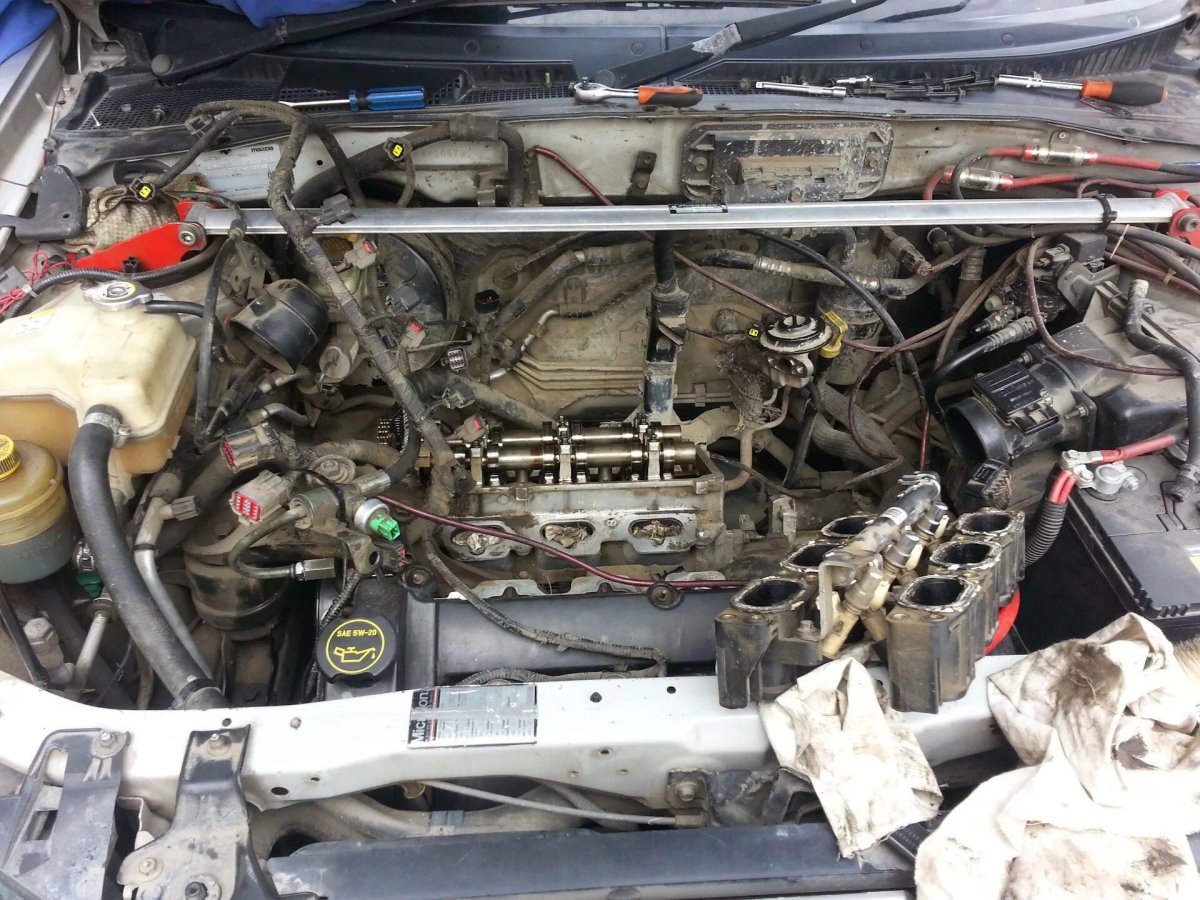 Mazda Tribute 3.0 трубка сапуна