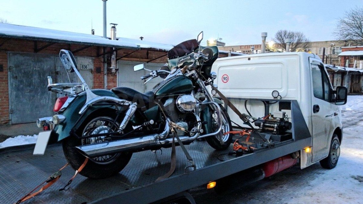 Мотоцикл на эвакуаторе