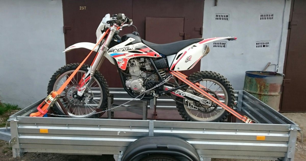 Крепление 2 эндуро в прицепе