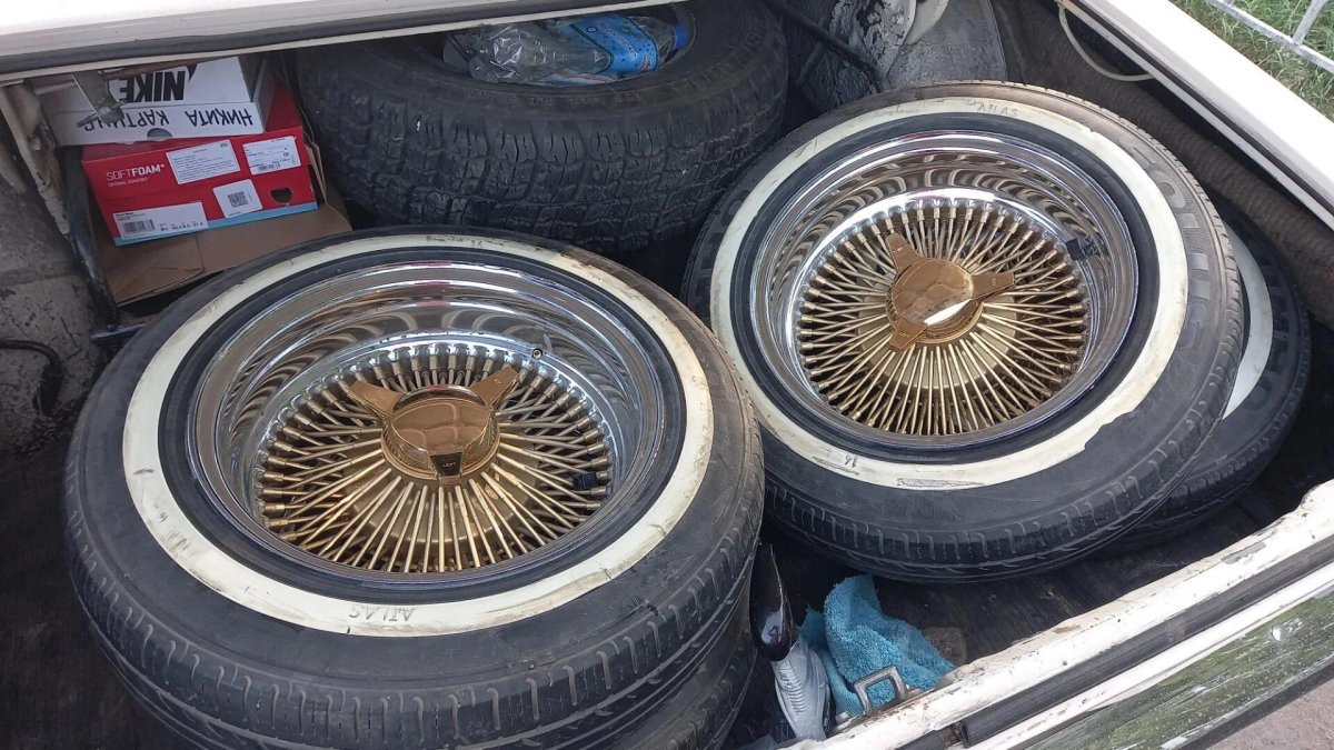ГАЗ 3102 диски Dayton wire Wheels