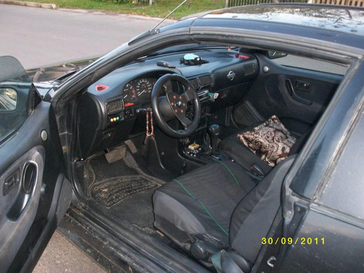 Nissan 100nx салон