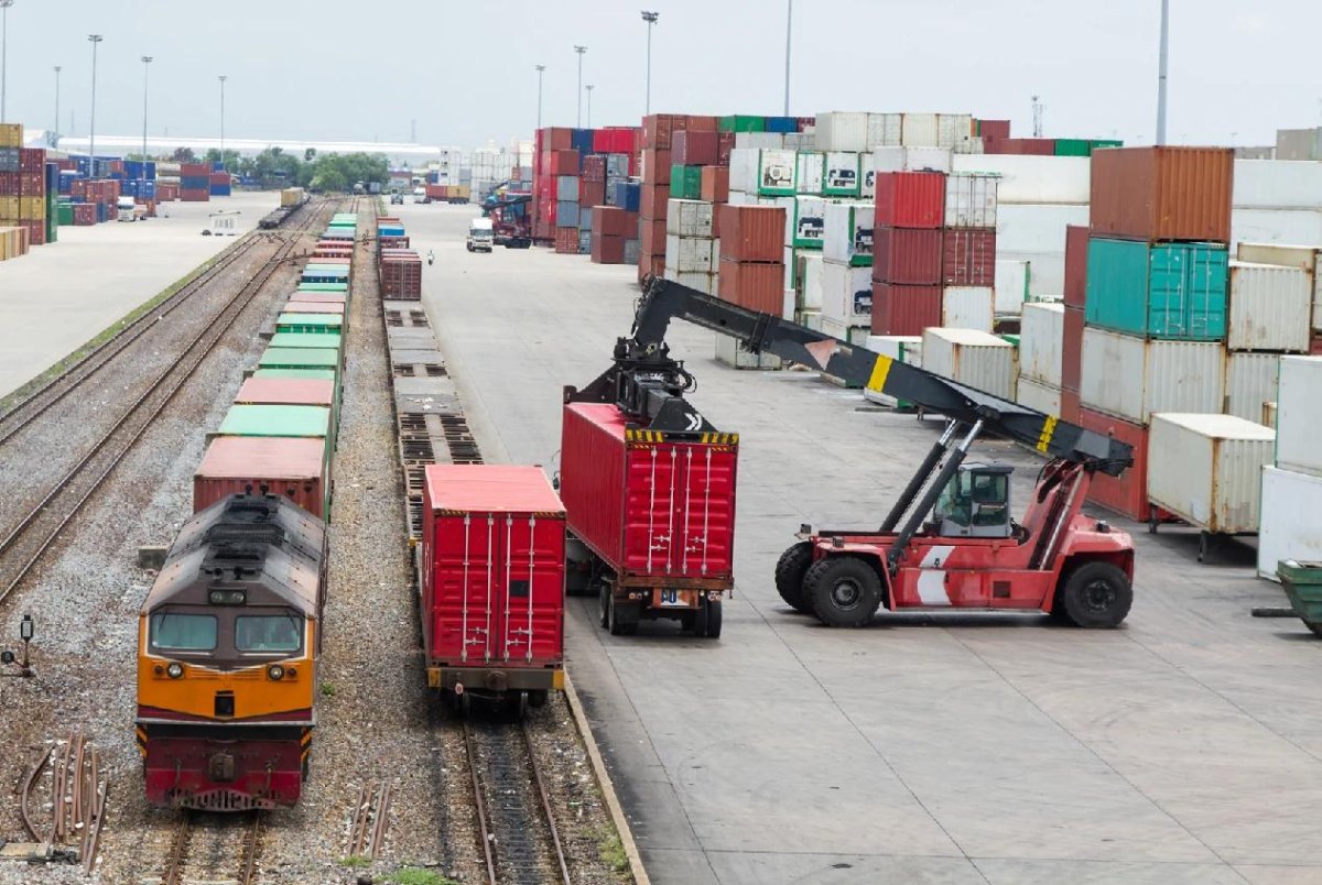 Контейнеры на железной дороге