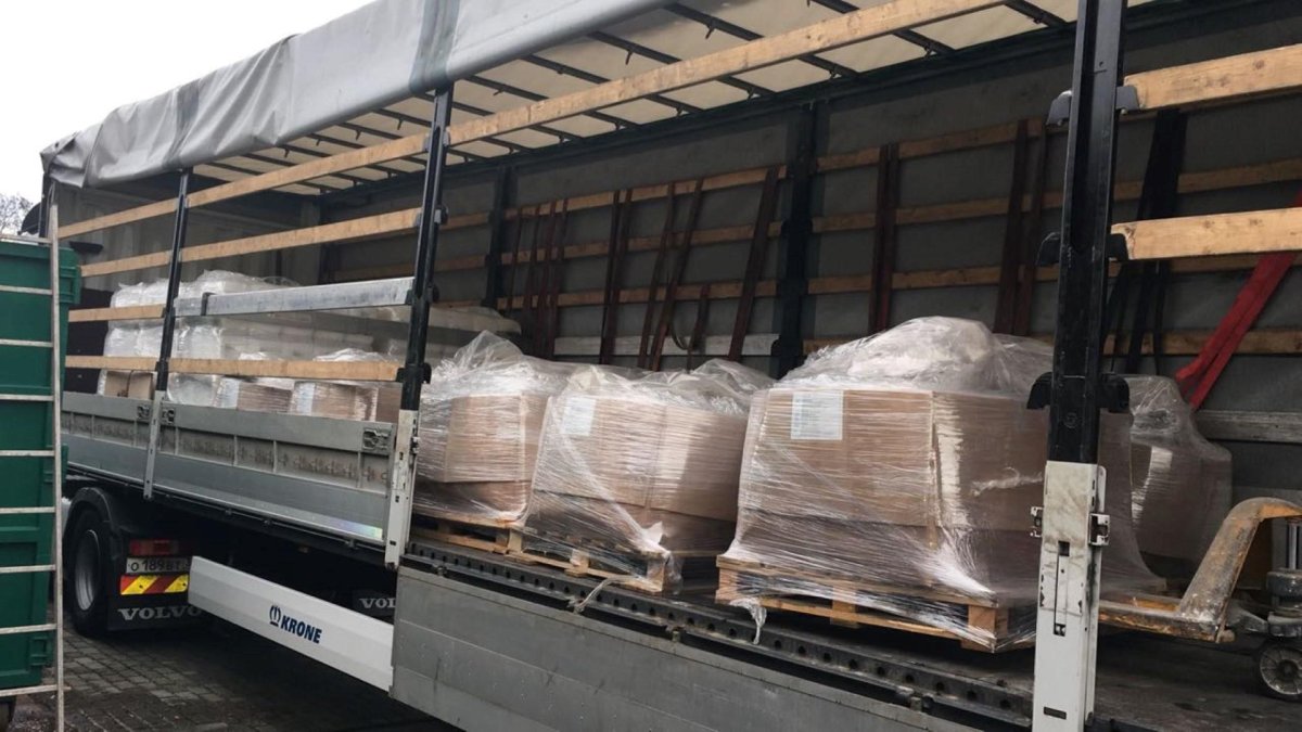 Разгрузка фуры