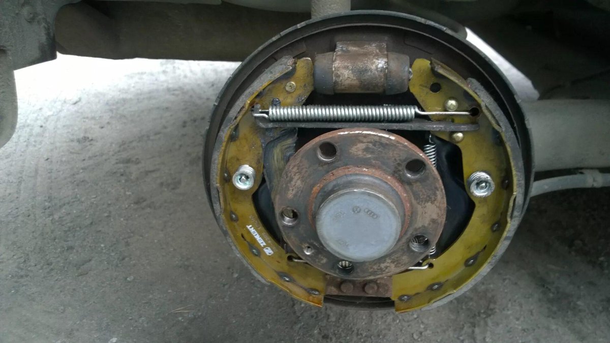 Поло 2011 задние задние колодки