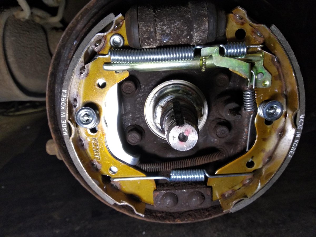 Задние тормоза Хендай.акцент 2008