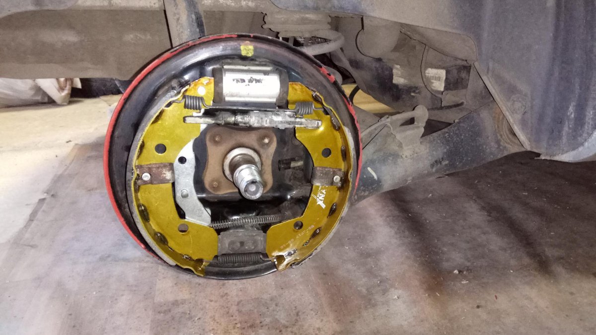 Ниссан ноут 1.4 задние тормоза