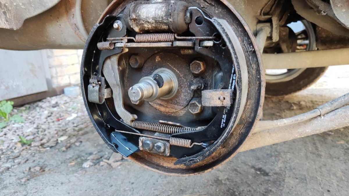 Задние колодки Сузуки Лиана