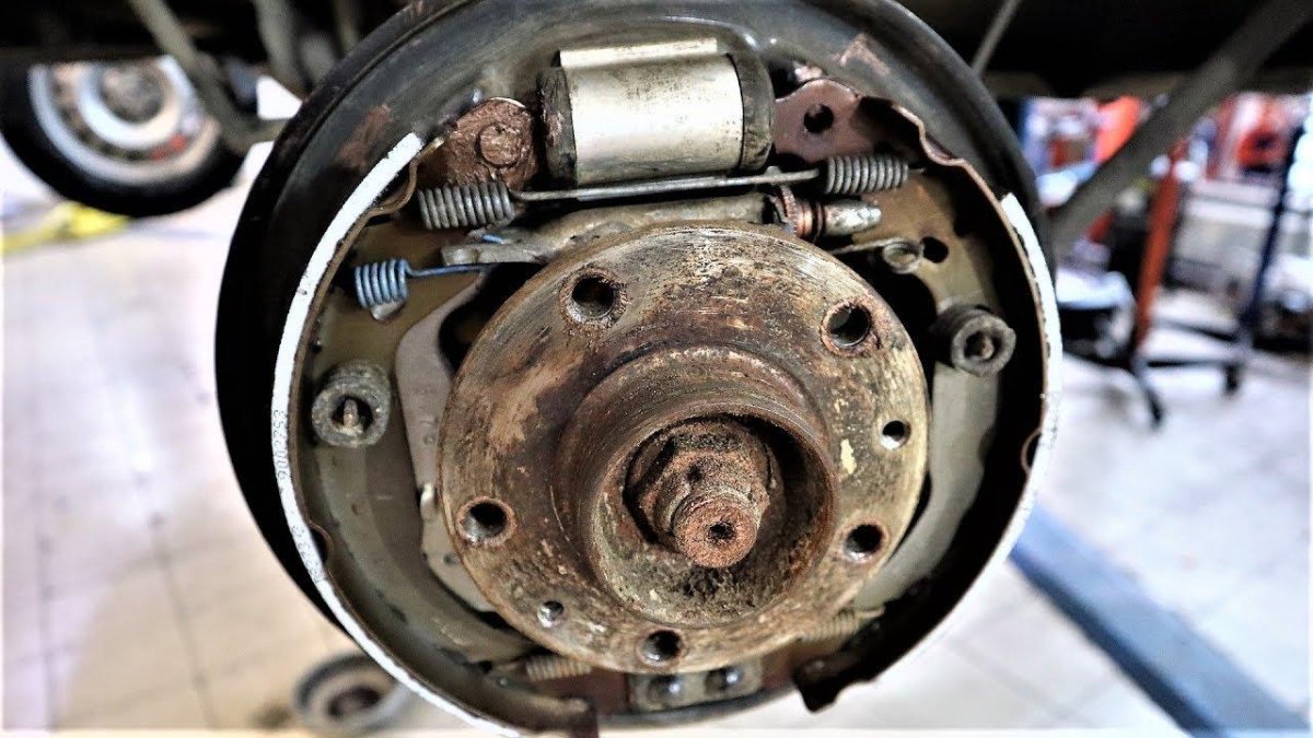 Задние тормоза Рено Дастер 4х4