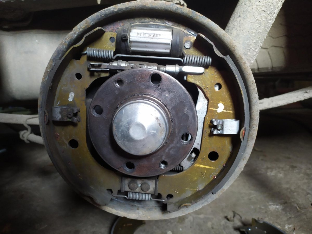 Задние тормозные колодки Фиат Добло 1.4