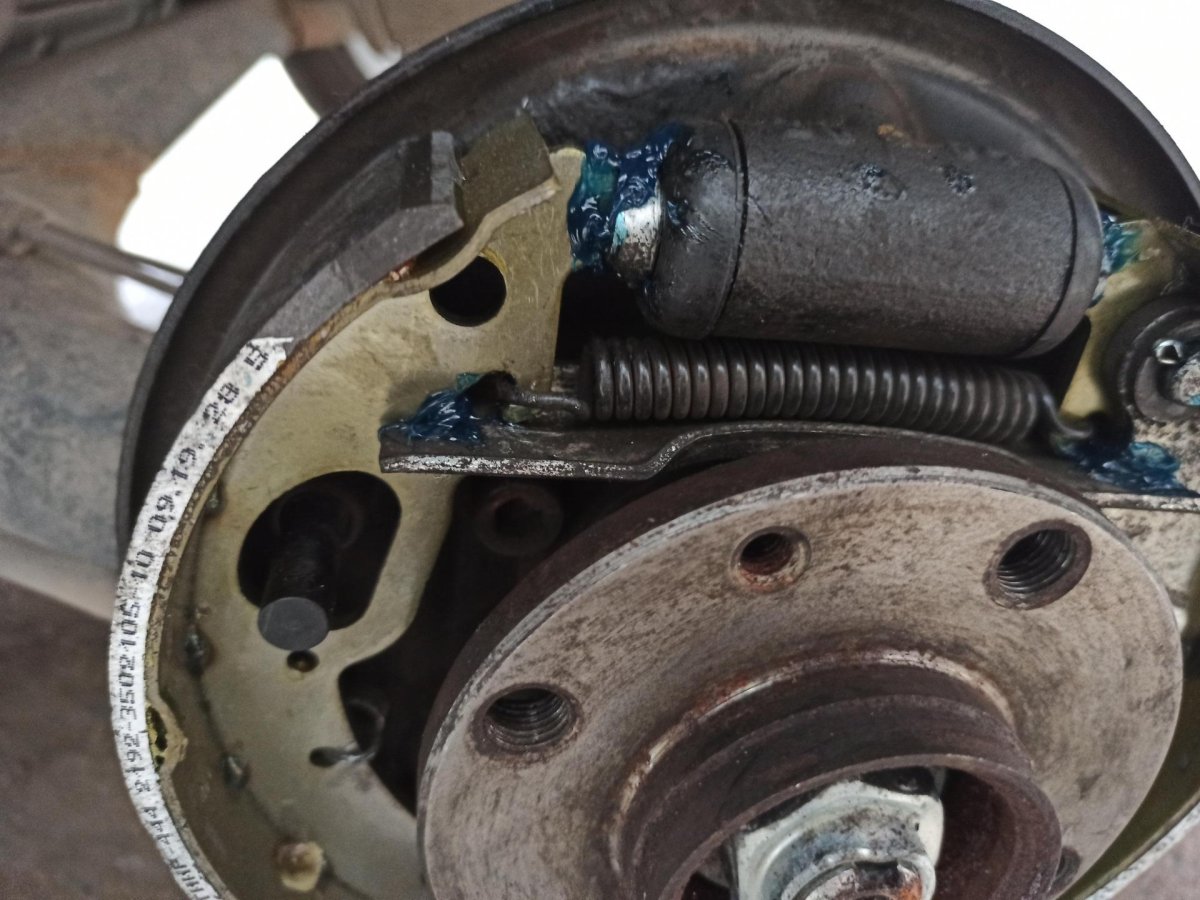 Задние тормозные колодки Лада Приора