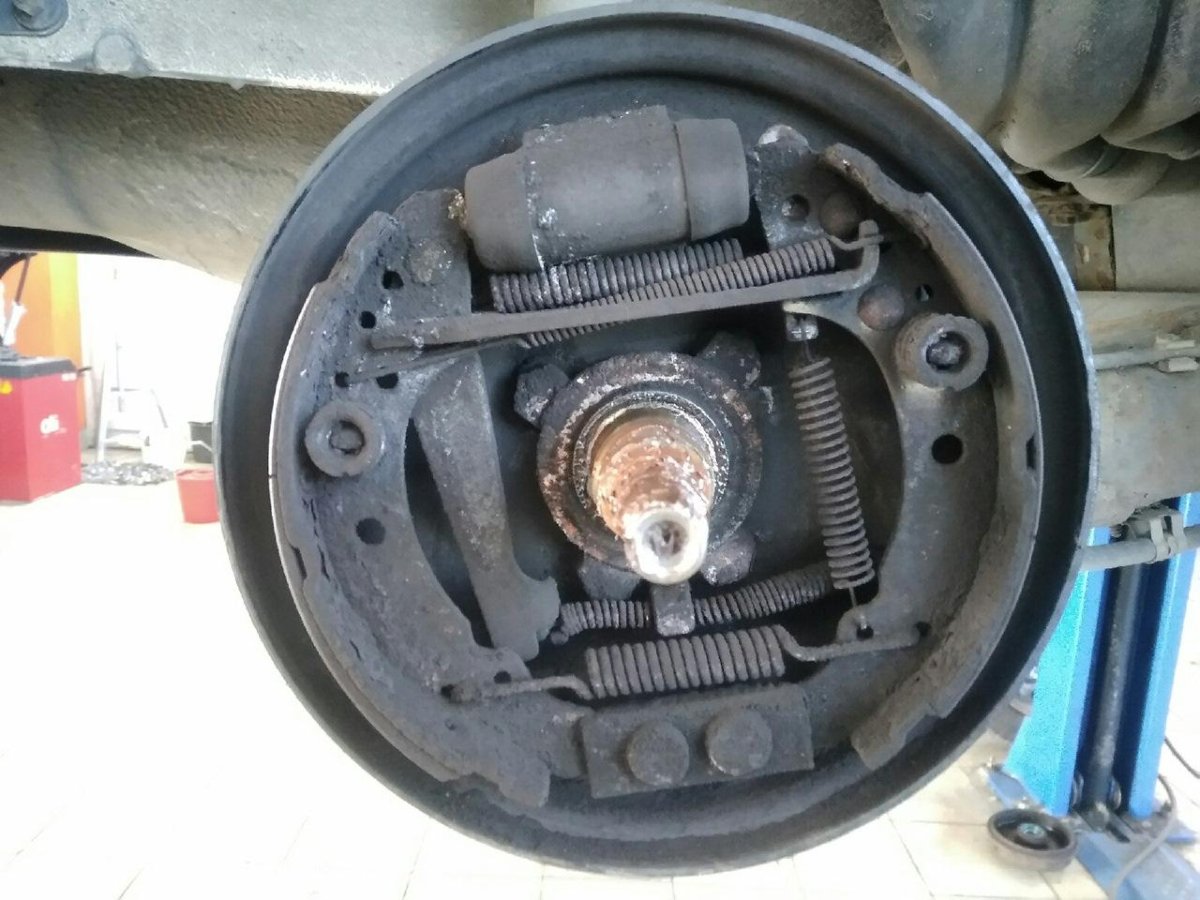 Фольксваген поло задние колодки 1996