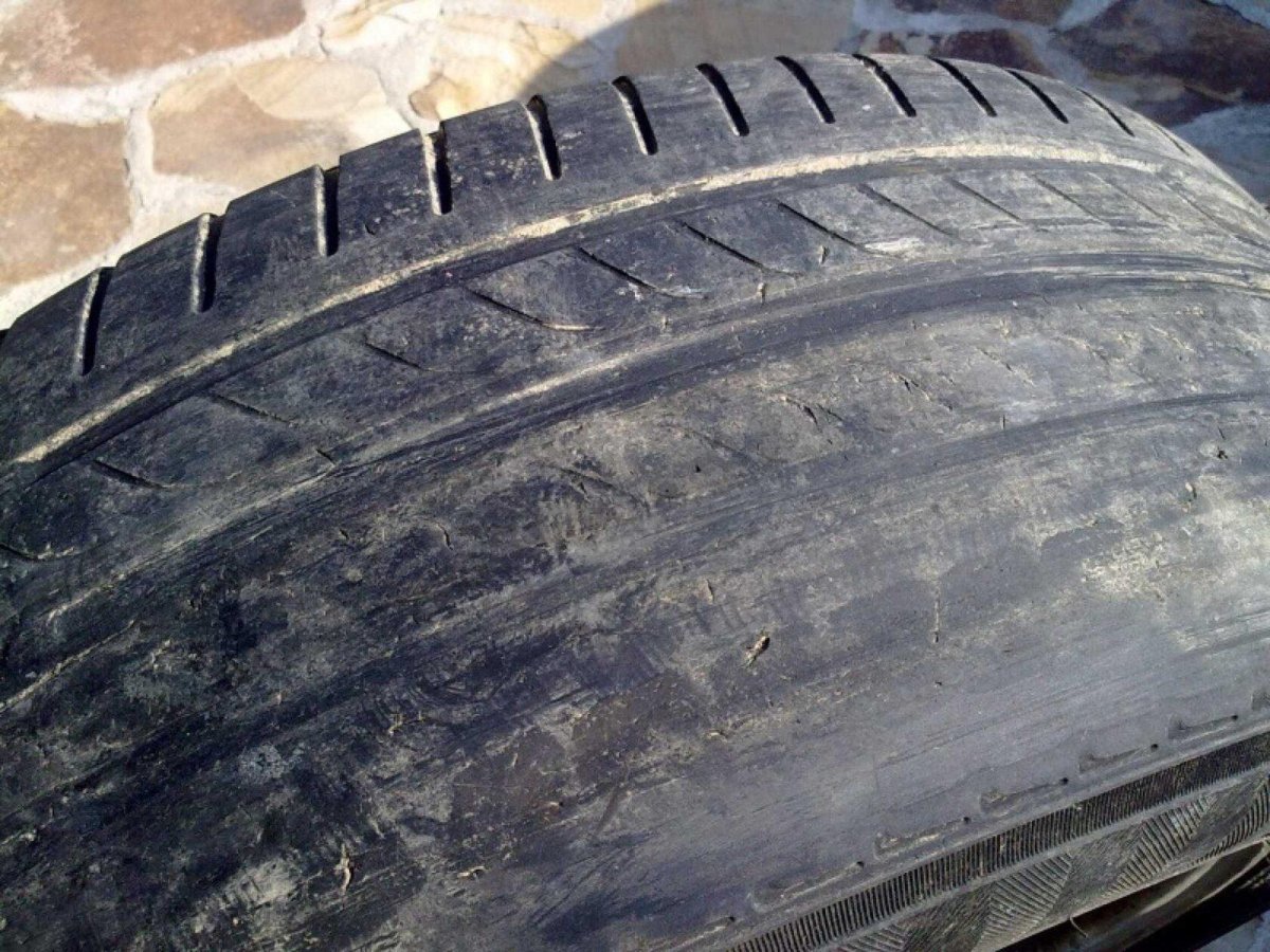 Лысая резина