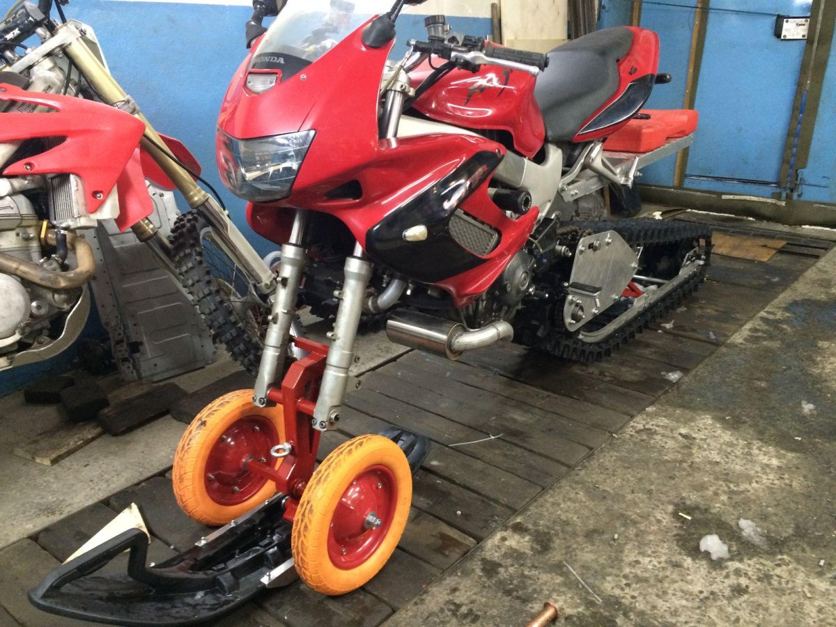 Мотоцикл на гусеницах