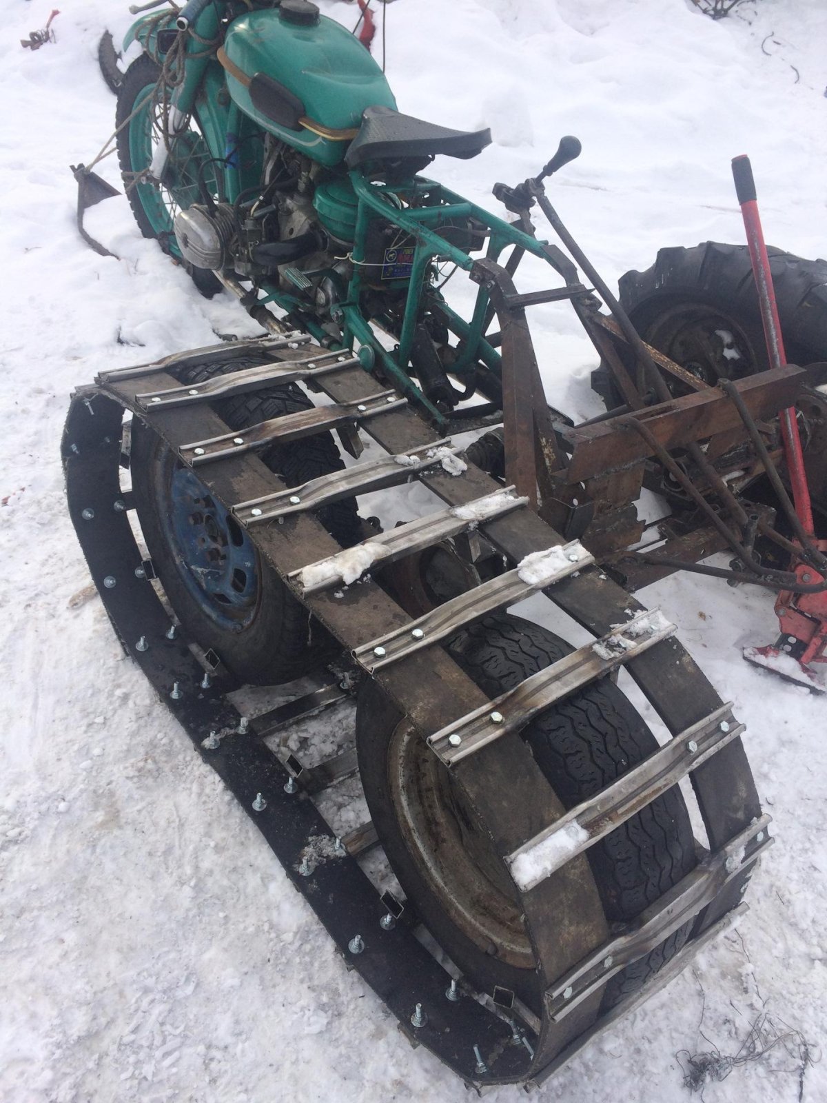 Гусеничный вездеход ИЖ Планета