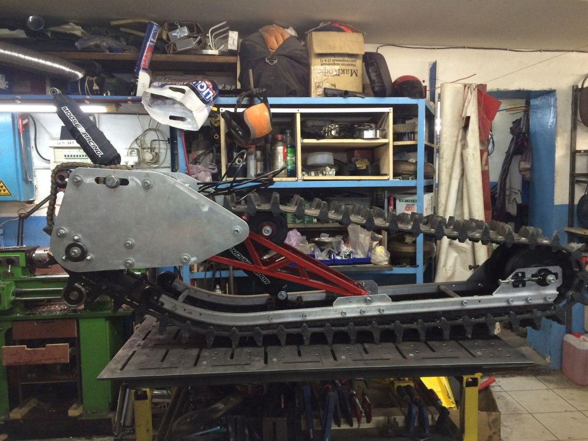 Мотоцикл на гусеницах