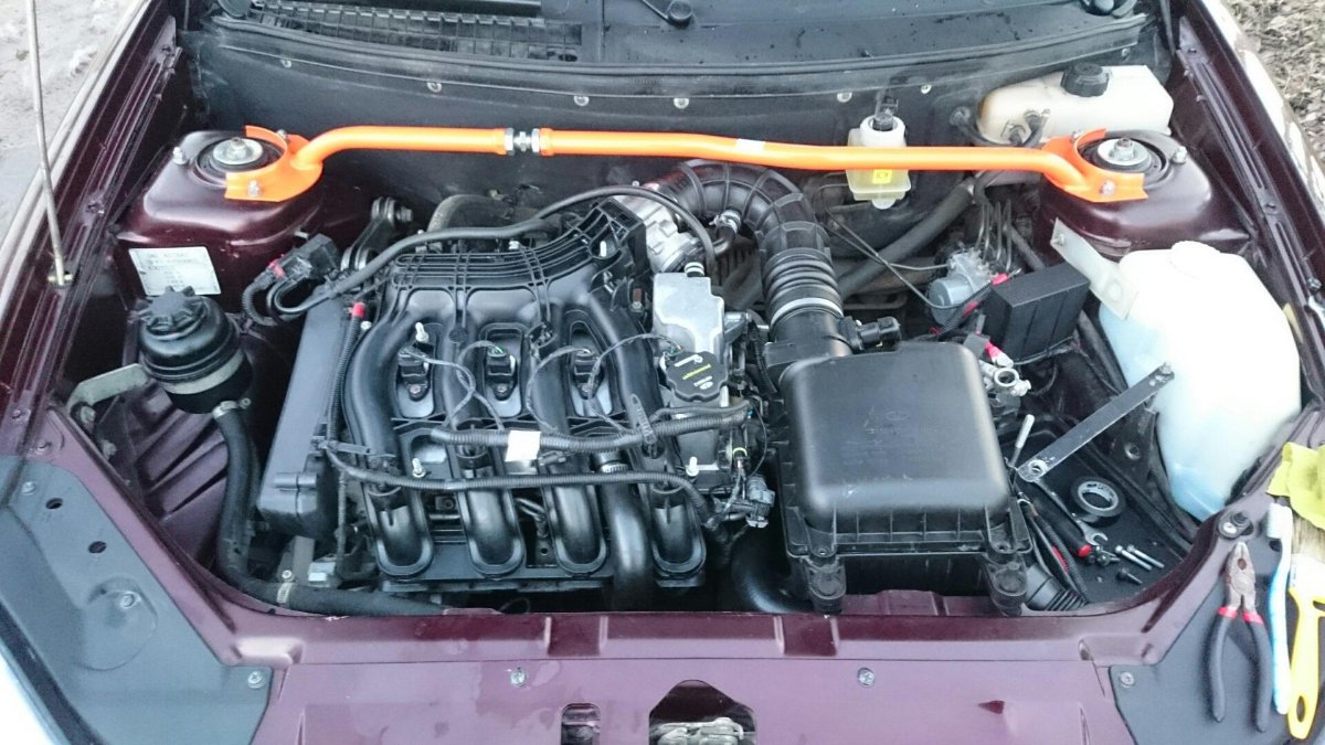 Подкапотка Приора 16 клапанов