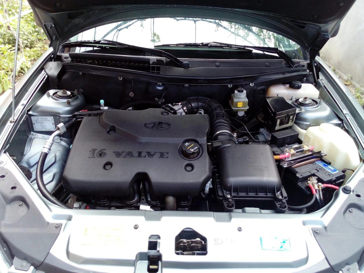 Подкапотка Приора 16 клапанов