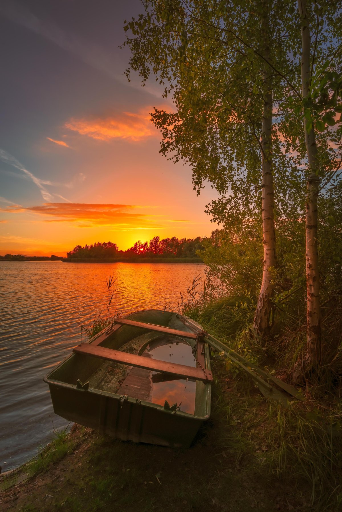 Пейзаж с лодкой