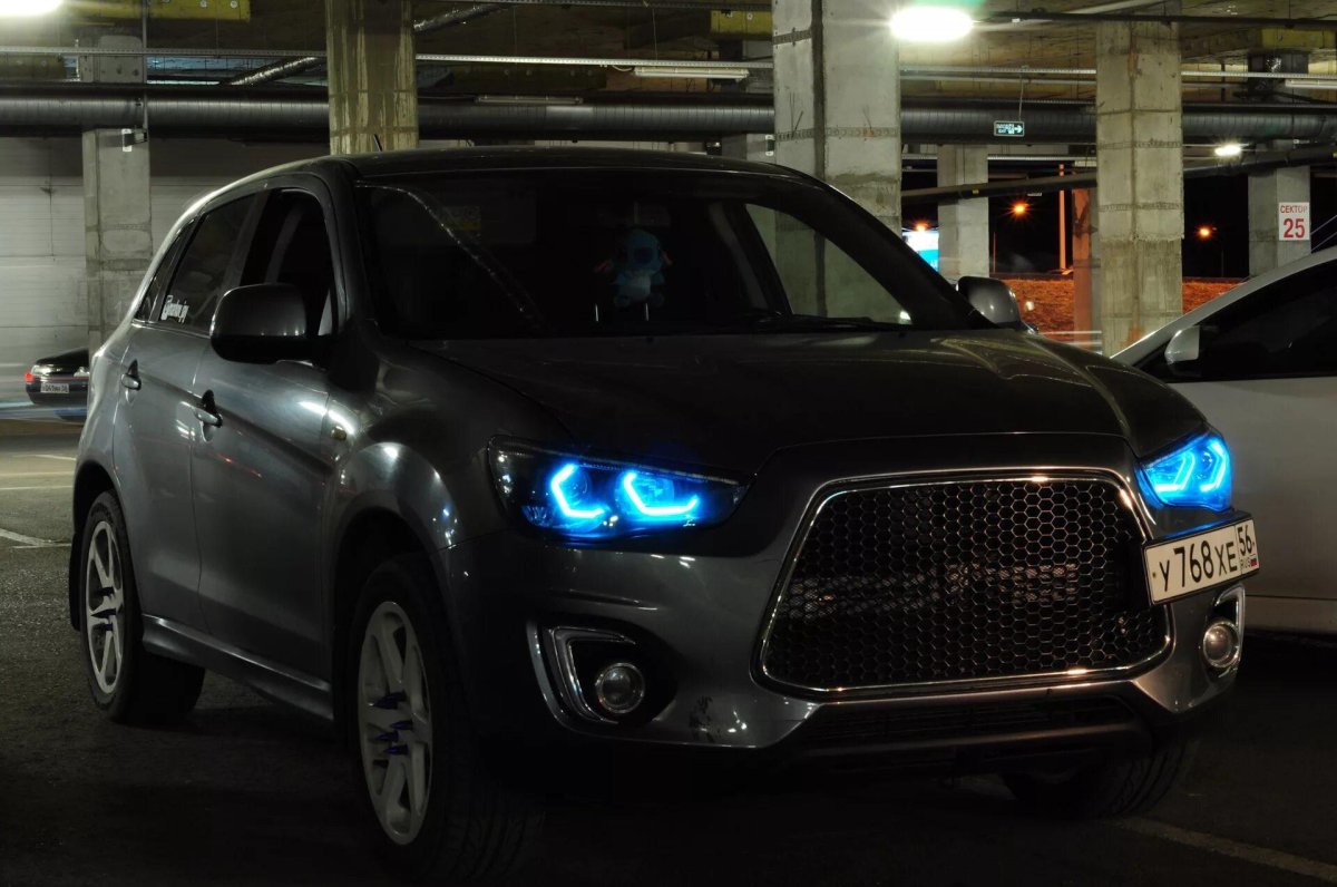 Черные фары Mitsubishi ASX
