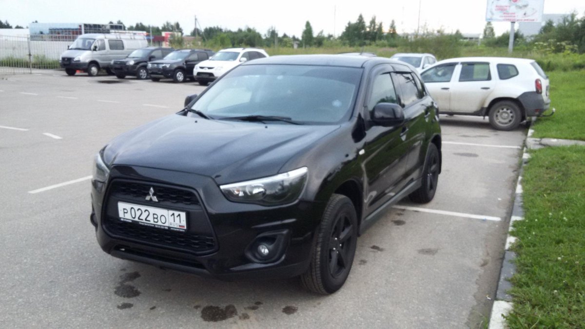 Черные фары Mitsubishi ASX