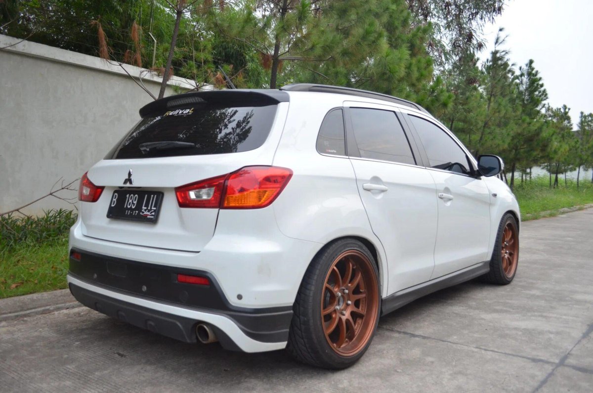 Mitsubishi ASX stance