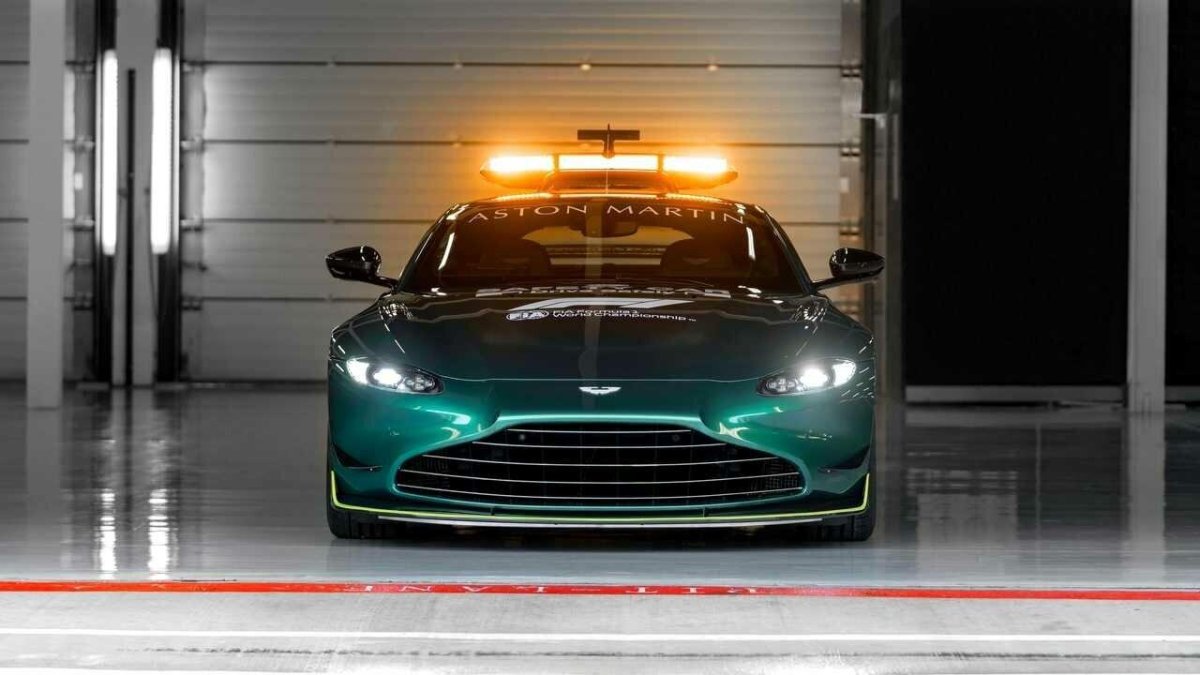 Aston Martin f1 Safety car