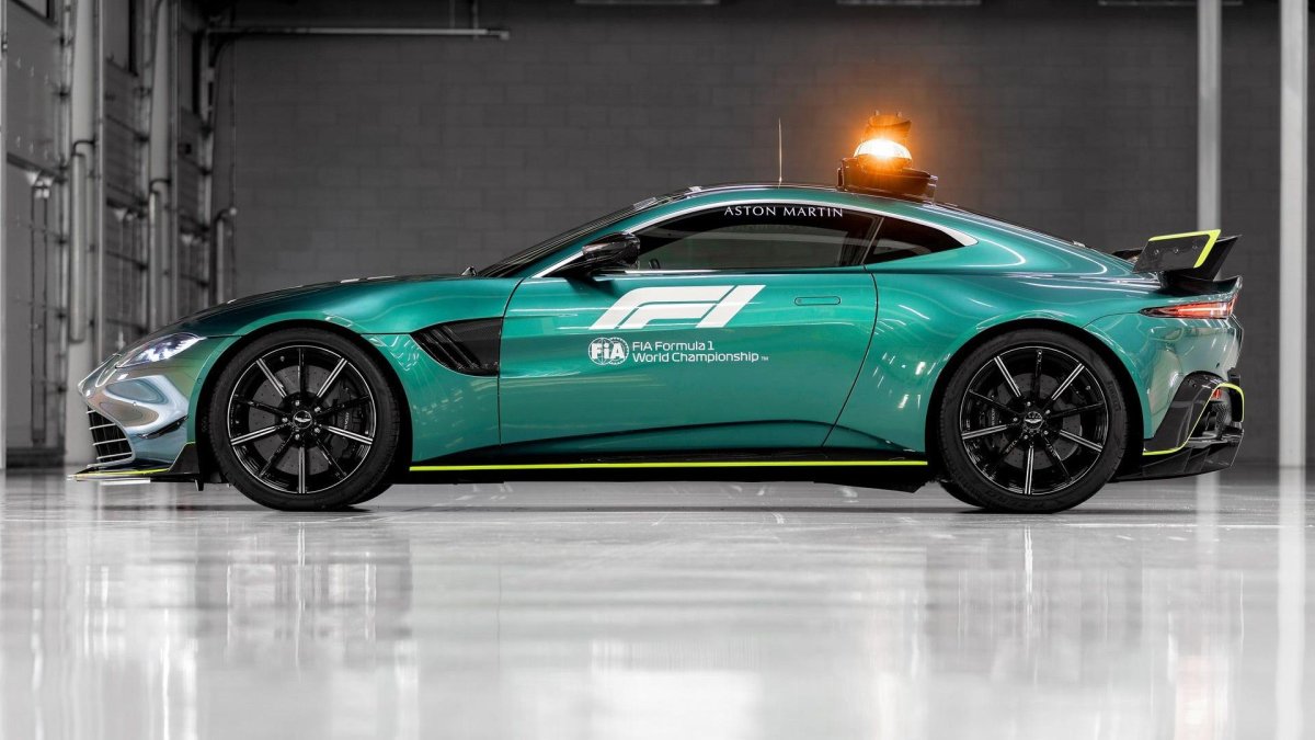 Aston Martin Vantage 2021