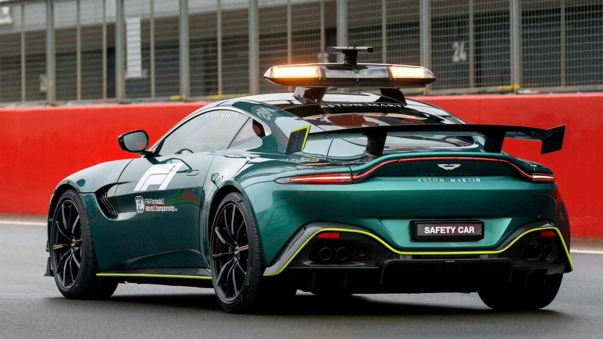 Aston Martin f1 Safety car