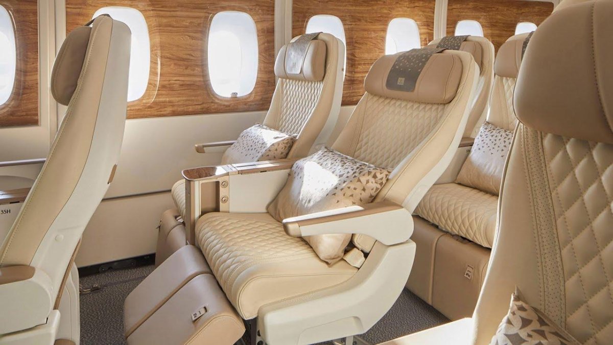 A380 Emirates салон эконом