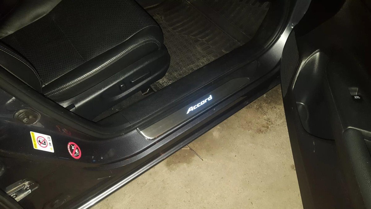 Накладки на пороги Хонда Аккорд 9