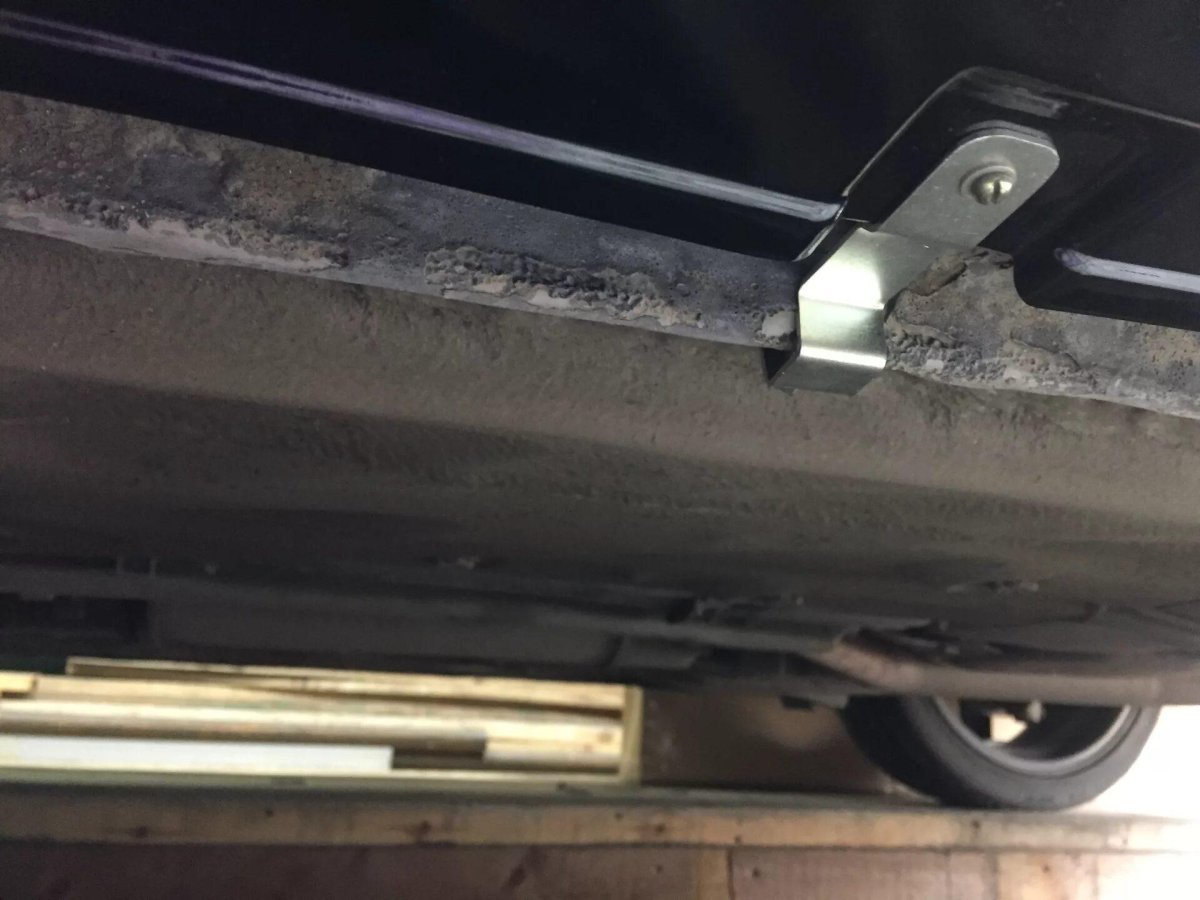 Крепление порога на Хонда Аккорд 7