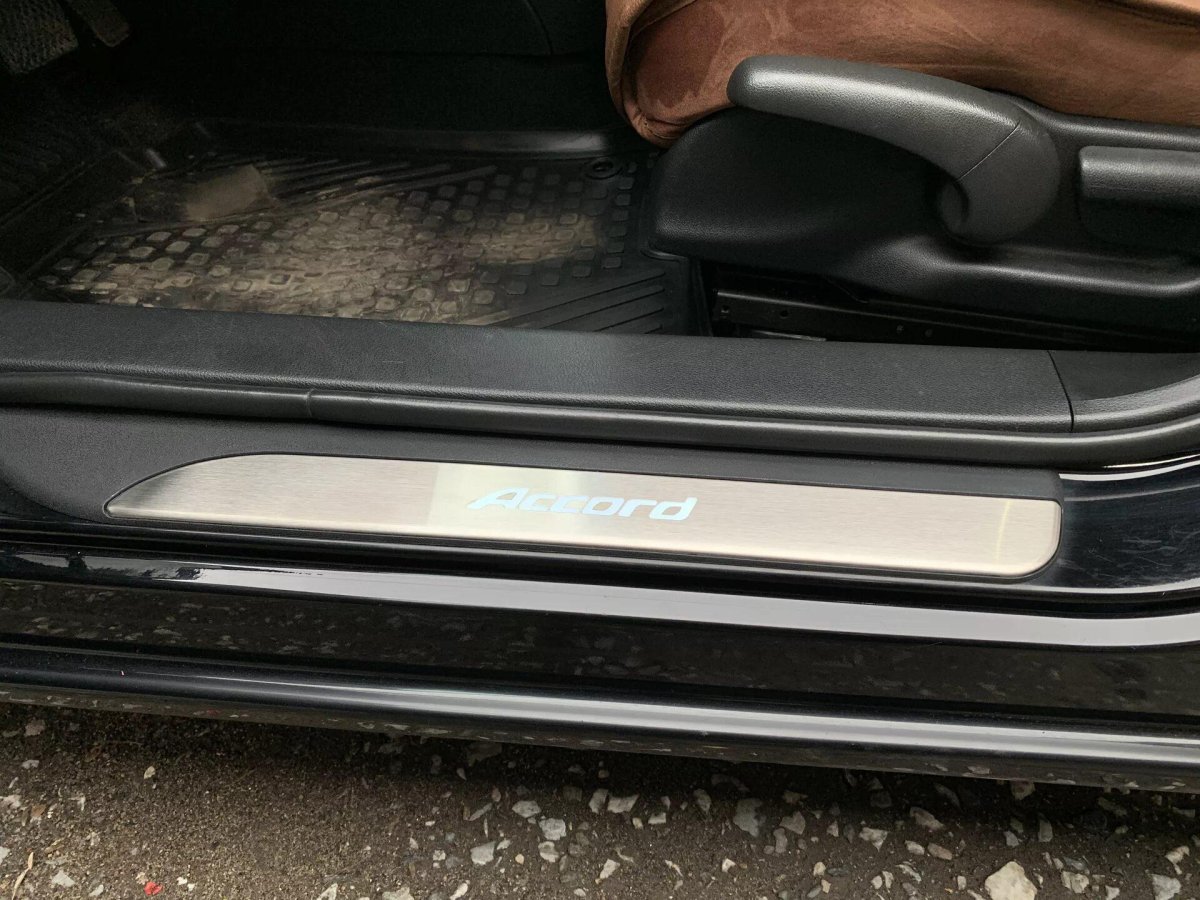 Накладки на пороги Хонда Аккорд 9