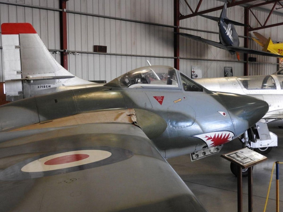 Де Хэвиленд вампир