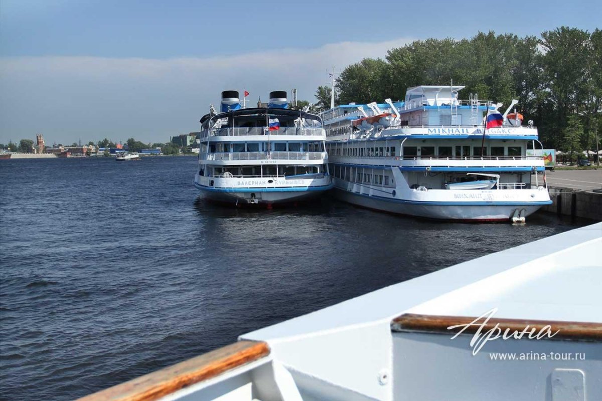 Теплоход Бунин