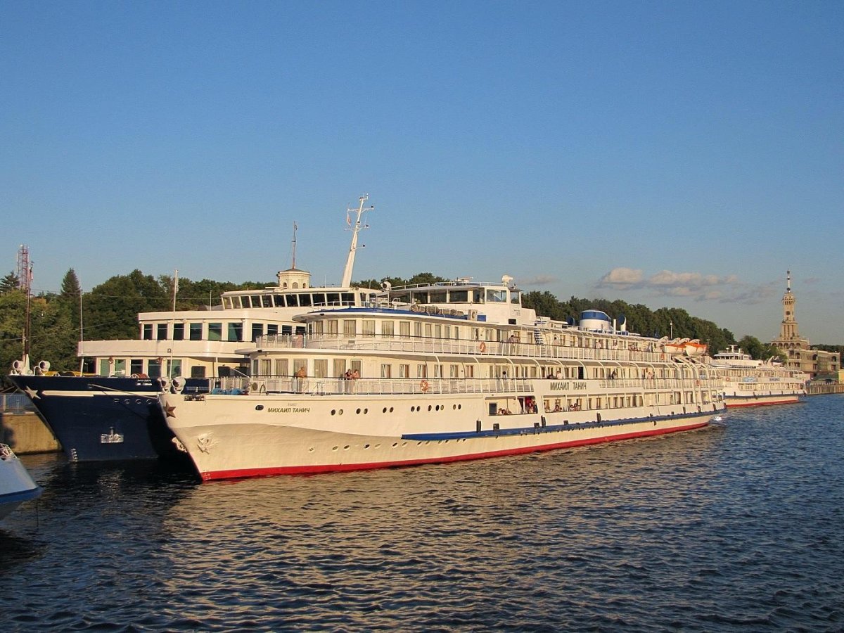 Михаил Танич судно