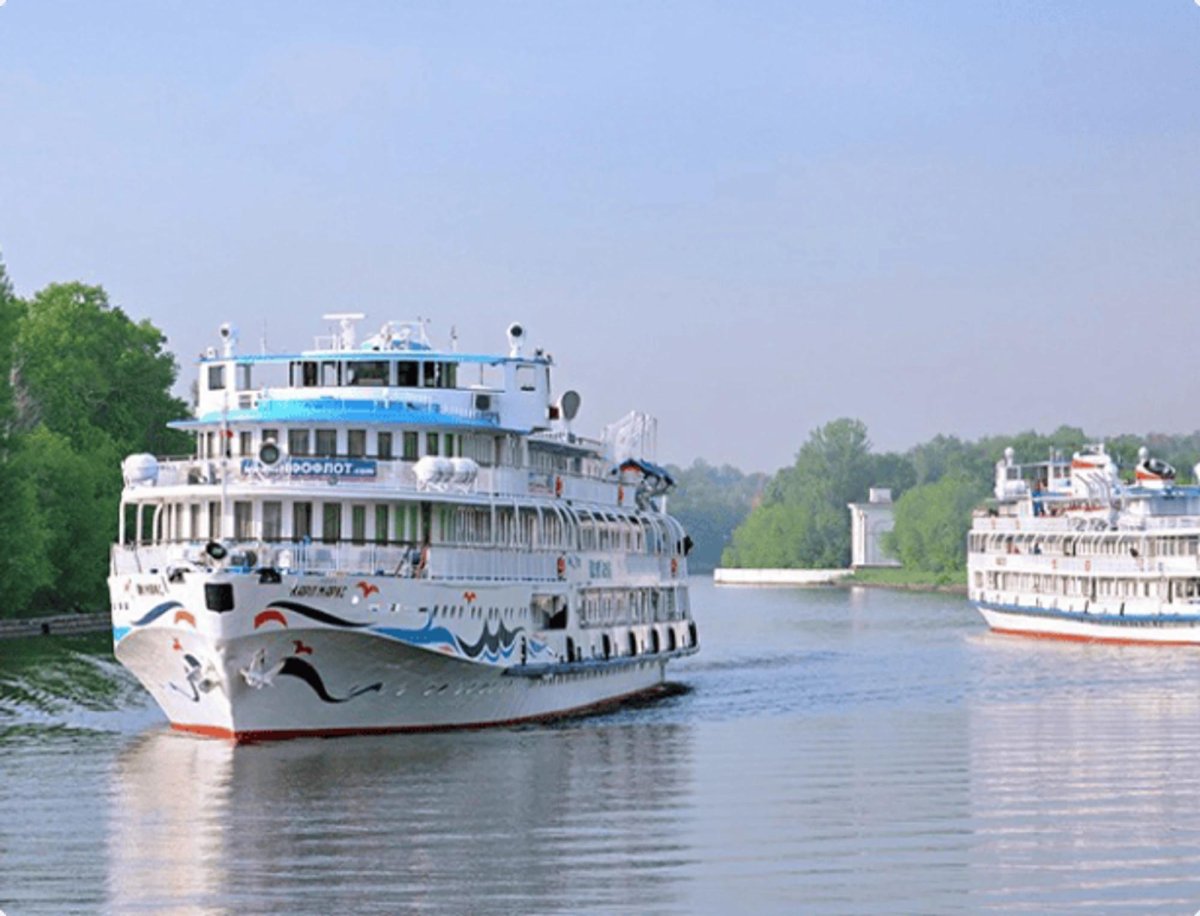 Теплоход Чижик 2